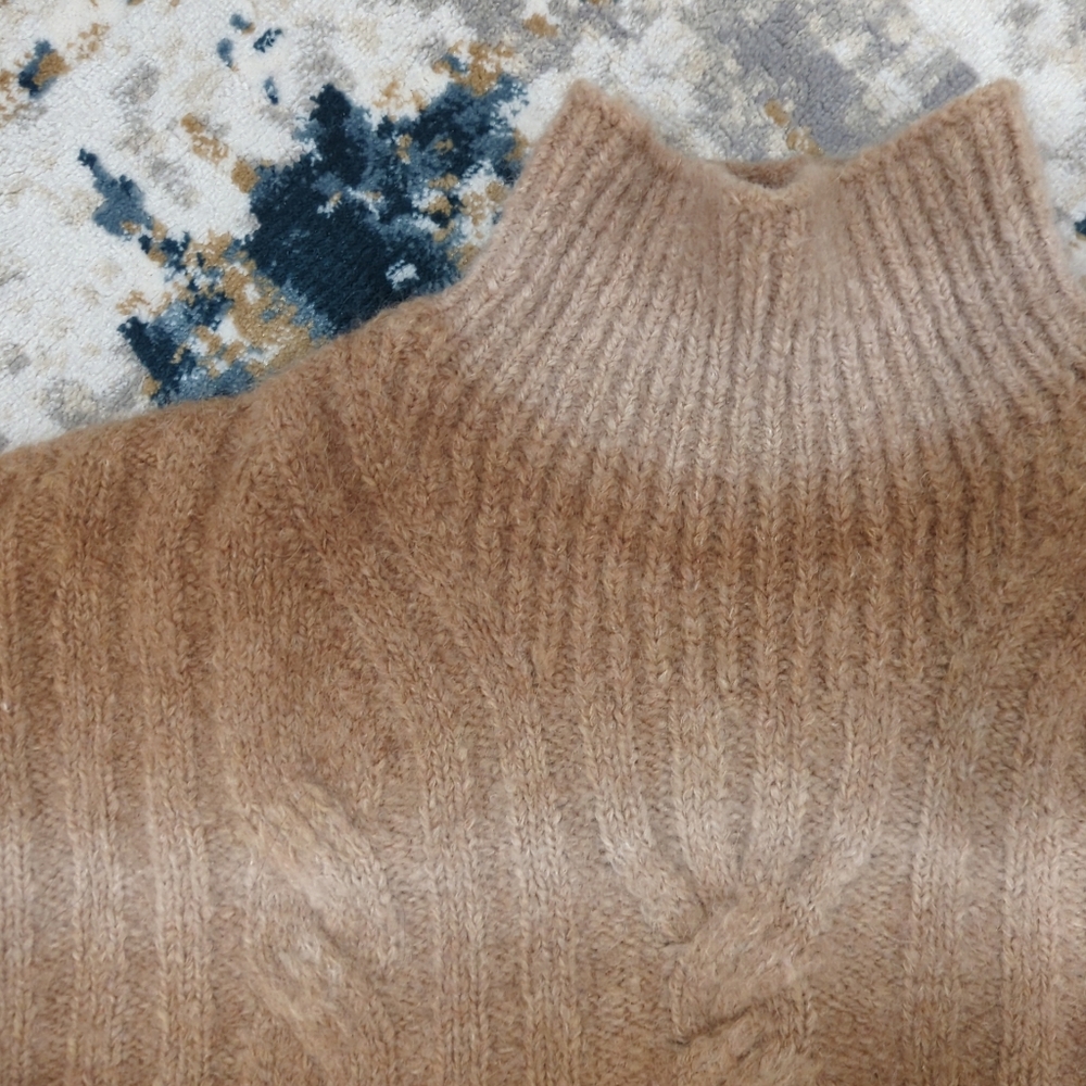 Banana Republic Tan Cream Italian Alpaca Yarn Cozy Cable Knit Sweater - W Size M - Picture 4 of 12